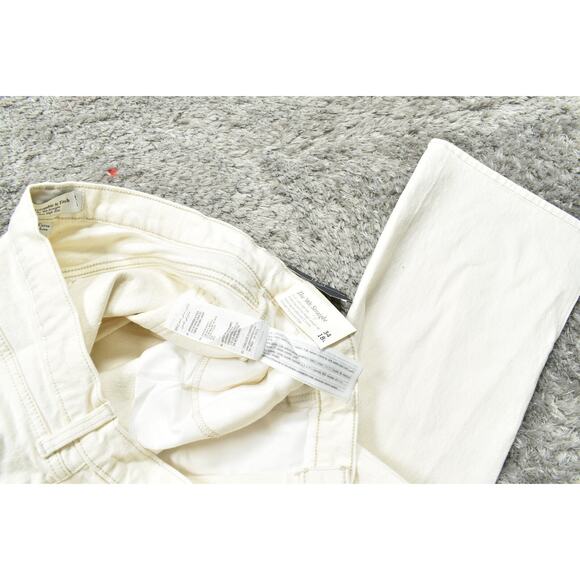 NWT Abercrombie Women's Tall 18L Straight Jeans White The 90's Ultra High Rise - Picture 9 of 9